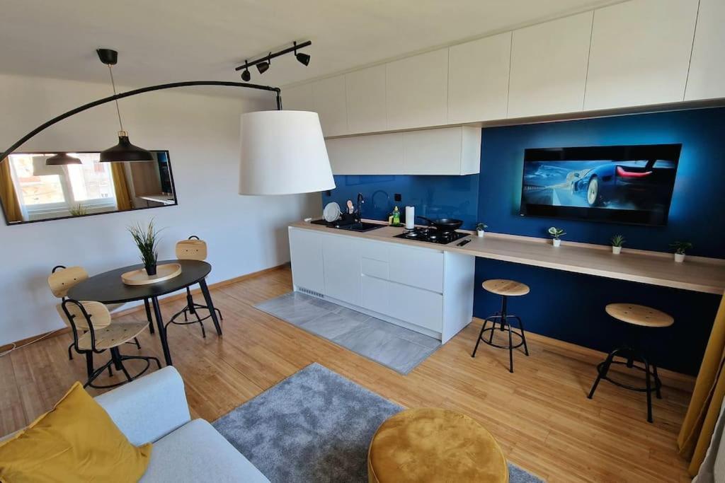 Midnight Blue Oasis - Center, Free Parking Apartment Zagreb Bagian luar foto
